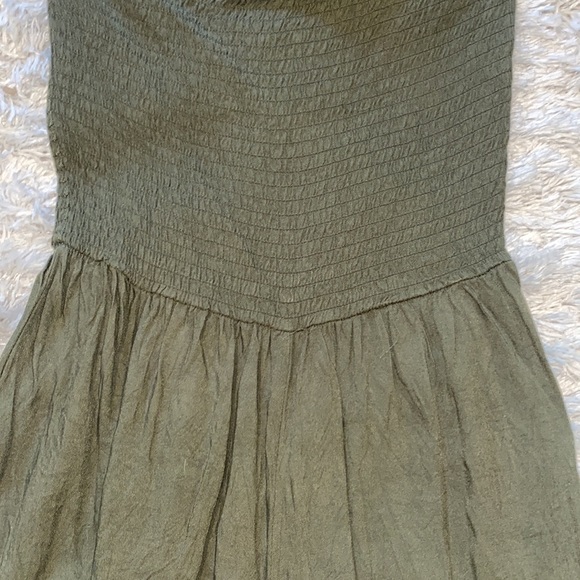 Olive dress with shorts in size small - Picture 2 of 3